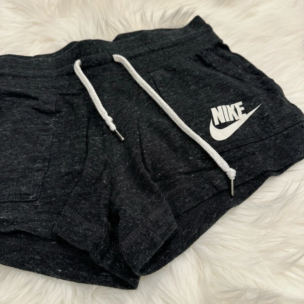 Nike Classic Gym Vintage Shorts Dark Grey Size Small Womens - Picture 2 of 9